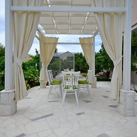 Canaria Appartement Vinišće